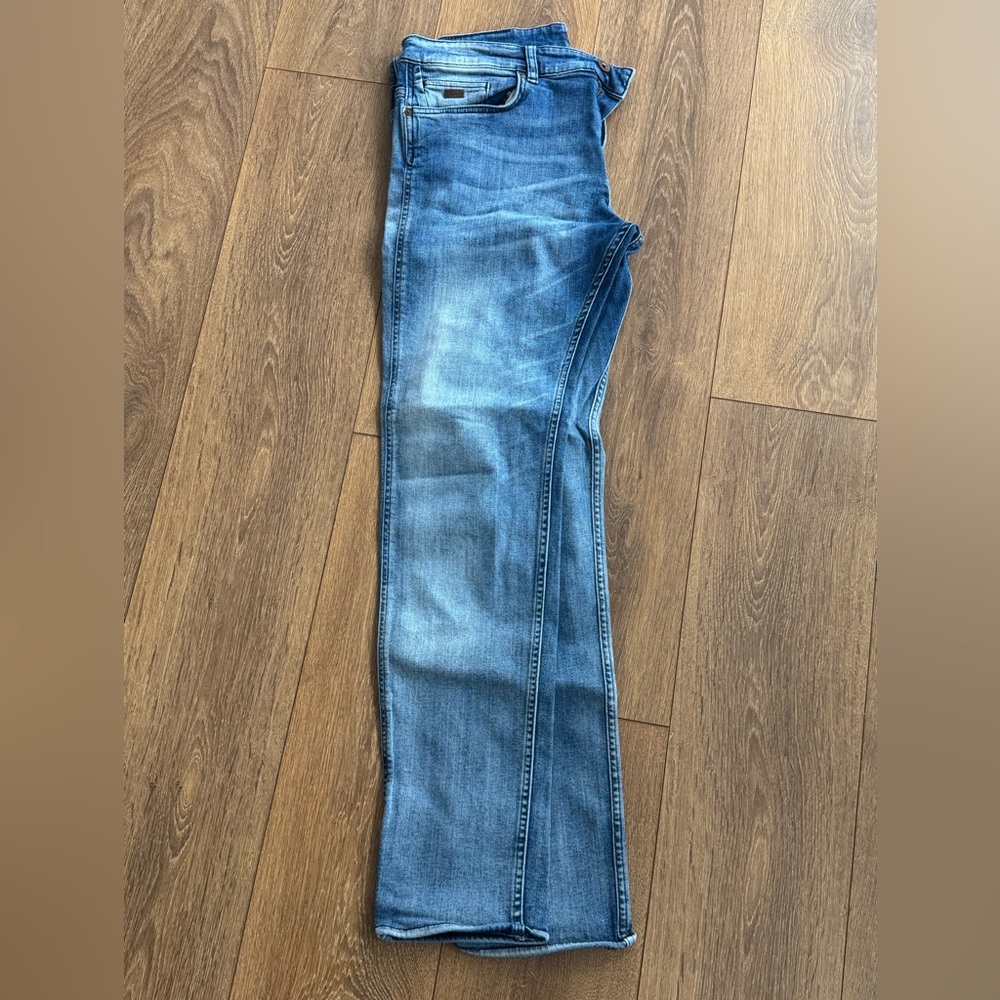 Men’s Hugo Boss stretch jeans. 34x32